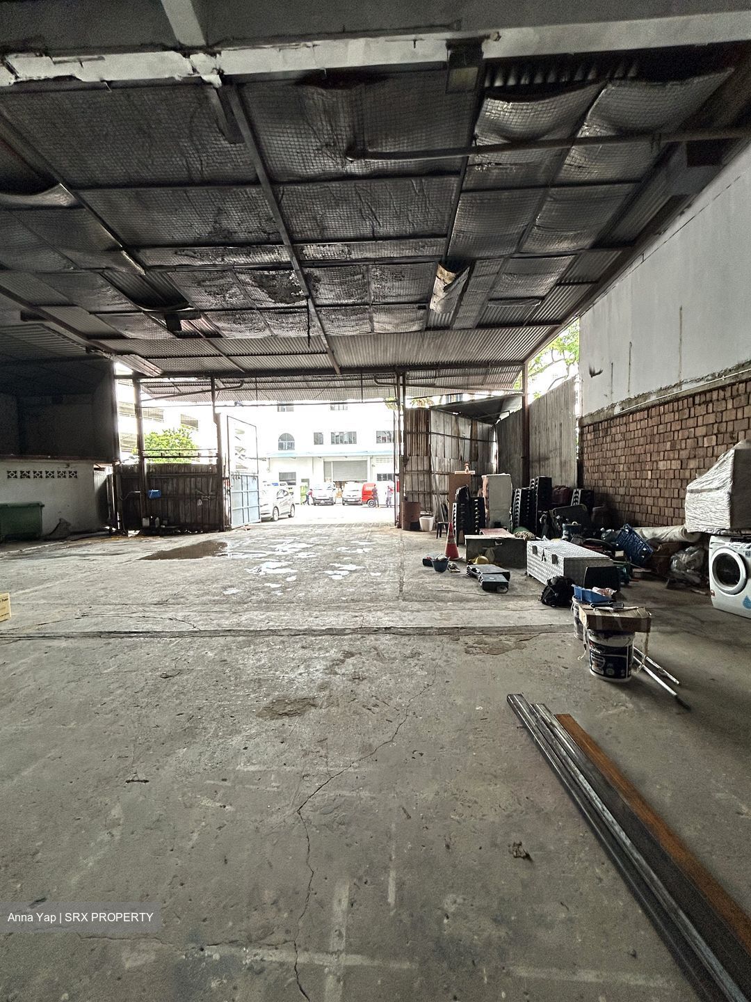 Playfair Road (D13), Warehouse #558371111